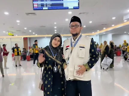 Nia dan Adit AFI Jalani Ibadah Umrah, Terasa Berbeda karena Pertama Kali Tanpa Anak