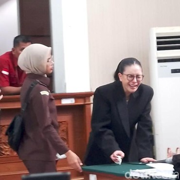 Momen Haru Saat Nikita Mirzani Bertemu dengan Sang Anak Bungsu