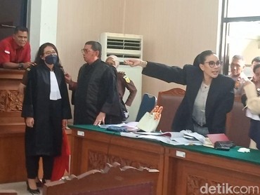 Sidang Berlangsung Ricuh, 7 Momen Nikita Mirzani Ngamuk 'Dikontenin' Jaksa