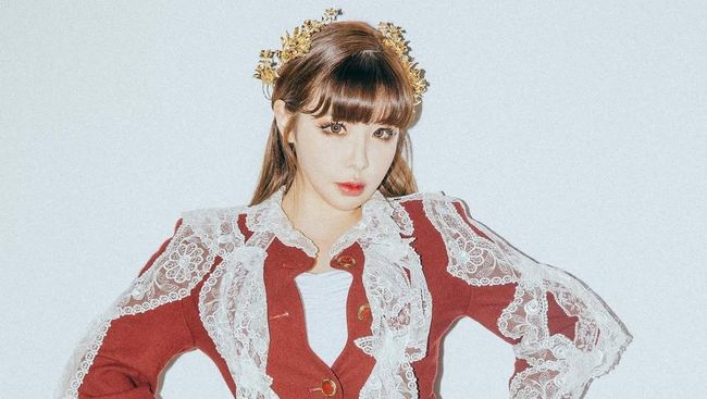 Park Bom 2NE1 Gugat YG Entertainment dengan Jumlah Fantastis