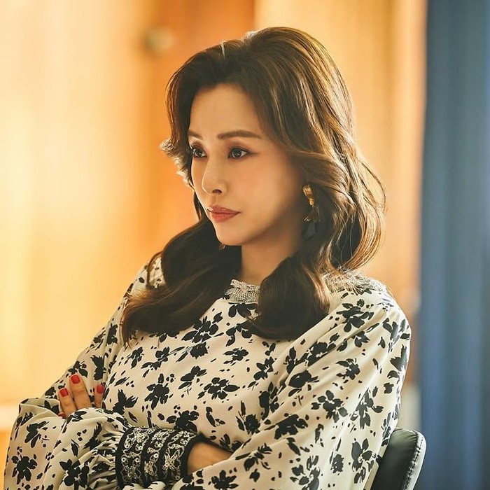 Potret Honey Lee dalam drama 'Aema'