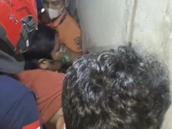 Kondisi Pemuda Bobot 400 Kg yang Dievakusi Damkar Surabaya
