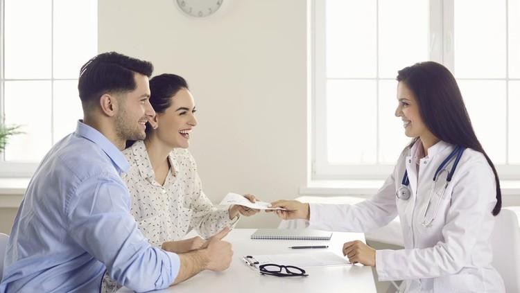 Angka kelahiran bayi melalui in vitro fertilization (IVF) di seluruh dunia jumlahnya fantastis. Penasaran berapa hasilnya? simak yuk Bunda penjelasan berikut.
