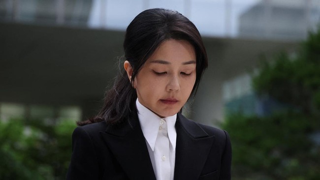 Mantan ibu negara Korea Selatan Kim Keon Hee telah ditahan demi menghindari risiko penghilangan bukti dugaan manipulasi hingga suap.
