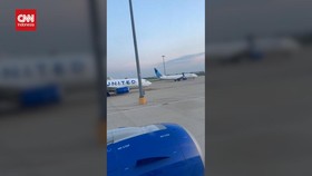 VIDEO: Gangguan Sistem, Pesawat-pesawat United Airlines Batal Terbang