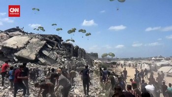 VIDEO: Penampakan 'Hujan' Bantuan Kemanusiaan untuk Warga Gaza