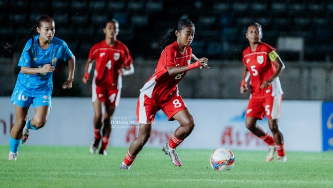 Luar Biasa Pelatih Timnas Putri Indonesia U-20, Akira Higashiyama memuji performa anak asuhnya usai menahan seri India tanpa gol.