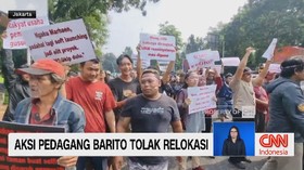 VIDEO: Aksi Pedagang Barito Tolak Relokasi