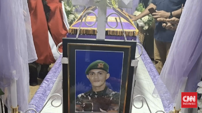 Prada Lucky Cepril Saputra Namo, meninggal dunia diduga akibat dianiaya seniornya di asrama Batalyon Teritorial Pembangunan 834 Waka Nga Mere
