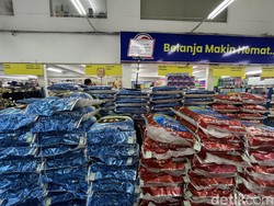 Retail Modern di Medan Mulai Kembali Stok Beras Premium, Kini Batasi Pembelian