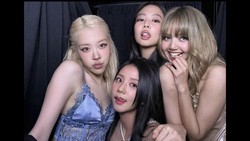 img-title Potret Member BLACKPINK Rayakan Anniversary ke-9 Hari Ini