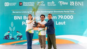 BNI Rayakan HUT ke-79 dengan Aksi Nyata Hijaukan Pantai Tiris