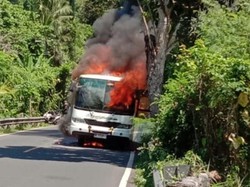 Bus Angkut Rombongan Gerak Jalan SMPN 3 Manggis Terbakar di Karangasem