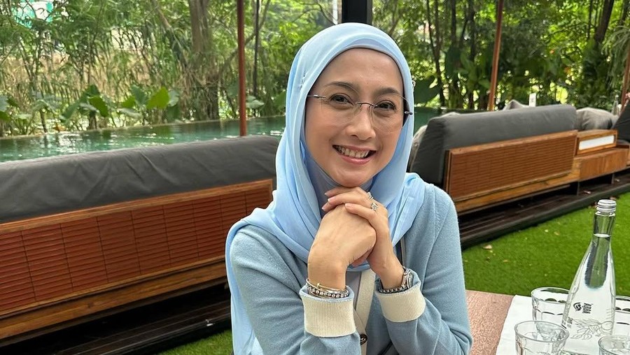 Desy Ratnasari kulineran