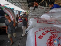 Pedagang Beras Pasar Induk Cipinang Mendadak Takut Berjualan, Ada Apa? Pedagang Beras Pasar Induk Cipinang Mendadak Takut Berjualan, Ada Apa?