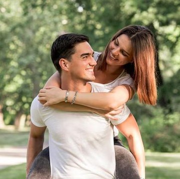 Menurut Psikolog Harvard, 3 Kalimat Ini Sering Diucapkan Pasangan yang Saling Percaya 100 Persen