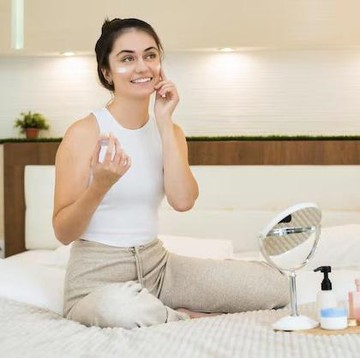 Stop Sekarang Juga! 5 Kebiasaan Sehari-hari Ini Bikin Kulit Cepat Keriput