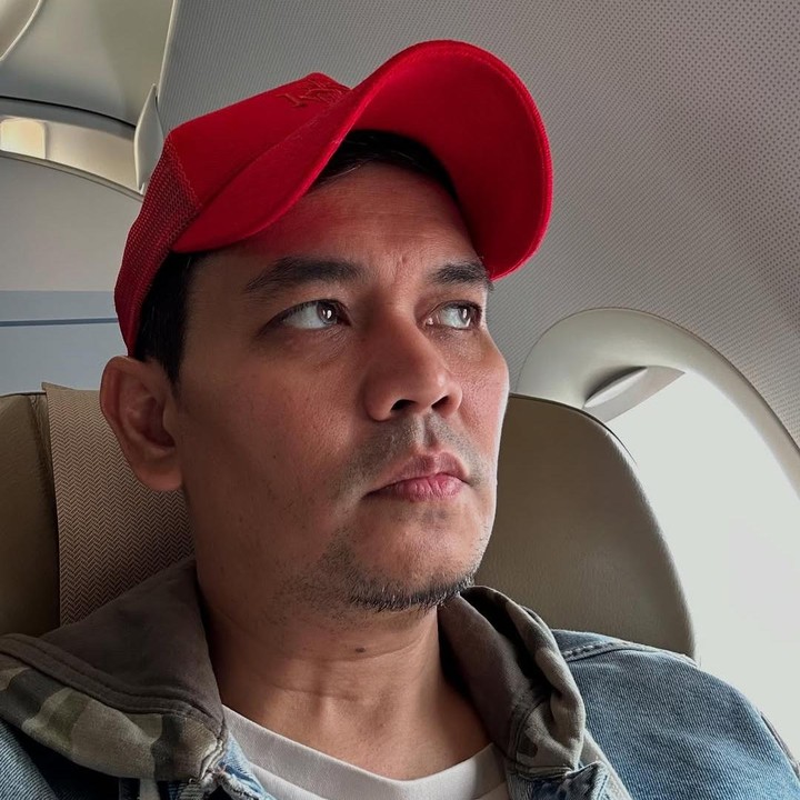 <p>Dalam program dietnya, Indra Bekti menghindari asupan lemak dan menggantinya dengan makanan rebusan. Ia juga mengonsumsi suplemen untuk memenuhi kebutuhan seratnya, Bunda. "Ada suplemen yang memang aku tiap pagi dan malam minum. Jadi serat lebih banyak," ungkap Indra Bekti. (Foto: Instagram @indrabekti)</p>