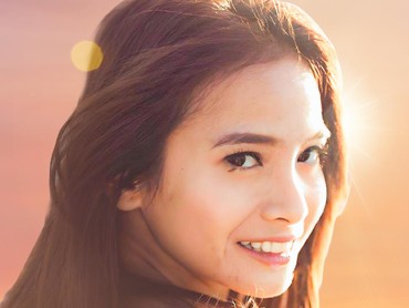 img-title Acha Septriasa: Tirakat Cinta Tanpa Isyarat