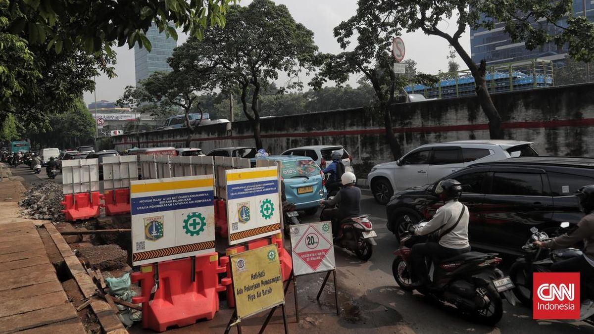 Bikin Macet, Pramono Minta Galian di TB Simatupang Selesai November