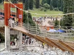 Horor Jembatan Gantung di China Putus, 5 Orang Tewas-Puluhan Luka