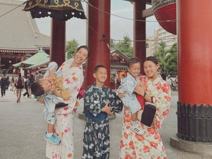 Potret Jennifer Bachdim Ajak Keempat Anak Tanpa Sang Suami Jalan-jalan ke Tokyo