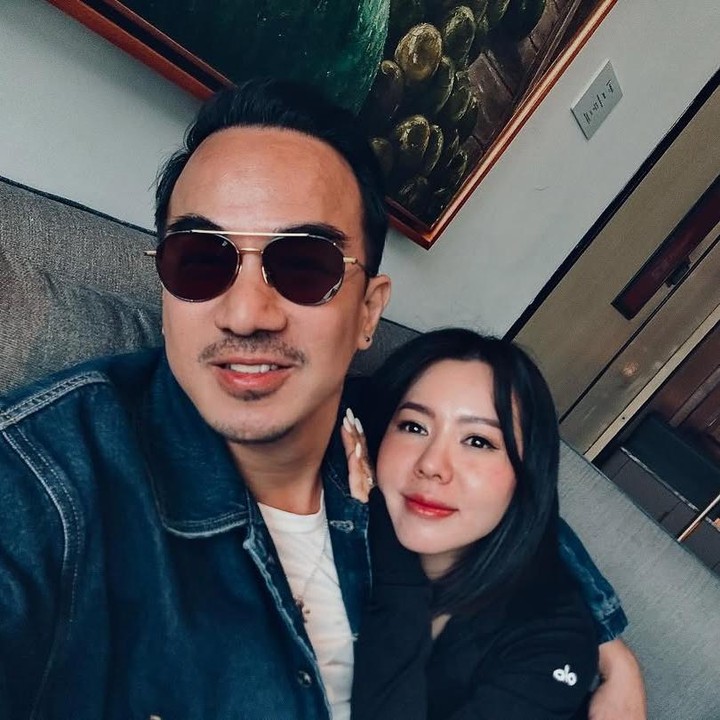 <p>Pada <em>postingan</em> itu, Joe terlihat memamerkan kemesraan bersama sang istri ditambah dengan ucapan manis. &ldquo;Selamat ulang tahun sayangku, partner in crime, teman bermain <em>game</em>, pesta, semuanya @<em>julietaslim,</em>&rdquo; tulis Joe, dikutip dari laman Instagram <em>@joe_taslim,</em> Jumat (8/8/2025).&nbsp;(Foto: Instagram@joe_taslim)</p>