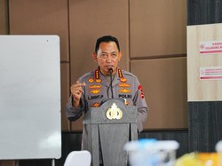 Kapolri Cek Karhutla di Kalbar: Titik Api Turun, Modifikasi Cuaca Berhasil