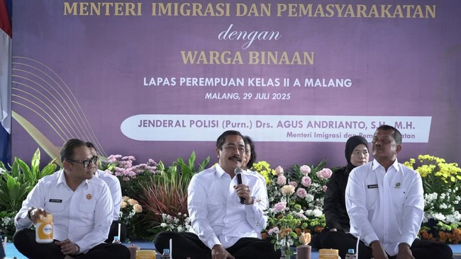 Kegiatan makan siang bersama di LPP Kelas IIA Malang ini diharapkan dapat meningkatkan optimisme warga binaan yang sedang menjalani pidana.