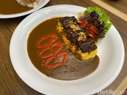 Monster Curry: Nyamm! Sedapnya Nasi Kari Jepang Porsi Jumbo dari Singapura