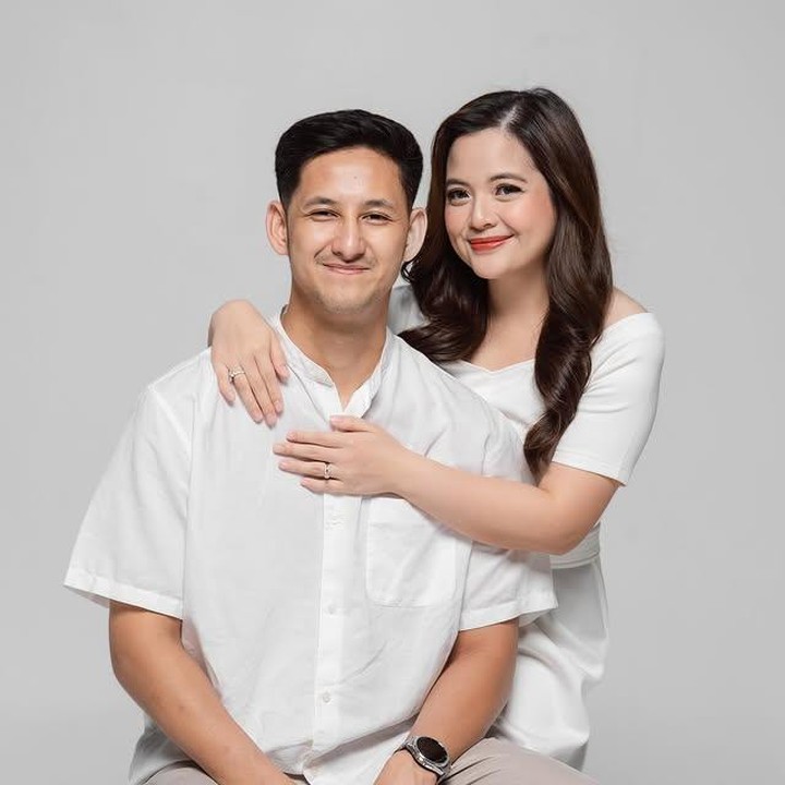 <p>Bunda, siapa yang enggak kenal Tasya Kamila? Aktris sekaligus mantan penyanyi cilik yang terkenal lewat lagu <em>Libur Telah Tiba</em> ini sudah tujuh tahun membina rumah tangganya bersama sang suami, Randi Bachtiar. Dari pernikahan keduanya, mereka kini telah dikaruniai dua anak bernama Arrasya Wardhana Bachtiar dan Shafanina Wardhana Bachtiar. (Foto: Instagram @tasyakamila)</p>