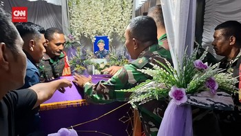 VIDEO: Jenazah Prada Lucky Tewas Diduga Dianiaya Tiba di Bandara
