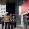 VIDEO: Bupati Kolaka Timur Tiba di KPK, Langsung Diperiksa Penyidik