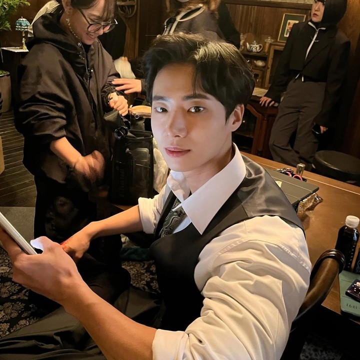 <p>Aktor tampan Choo Young Woo kini tengah jadi sorotan karena visualnya yang menawan dan aktingnya yang makin matang. (Foto: Instagram @cu.young)</p>