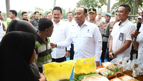 Polri dan Bulog Gelar Pasar Murah di Madiun, Distribusikan 6 Ton Beras