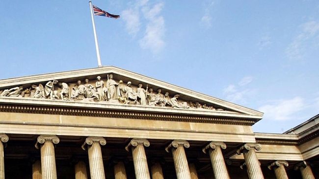 Pemerintah Inggris berencana mengakhiri kebijakan kunjungan gratis turis asing ke museum nasional yang populer seperti British Museum dan National Gallery.