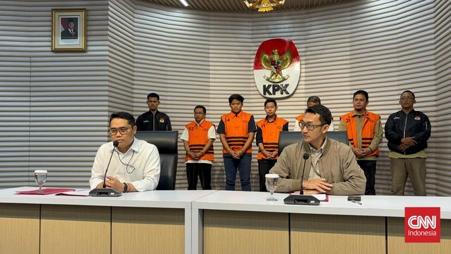 KPK mendalami proses pengusulan Dana Alokasi Khusus (DAK) fisik untuk pembangunan RSUD Kolaka Timur saat memeriksa Sekretaris Dirjen Kesehatan Lanjutan Sunarto.