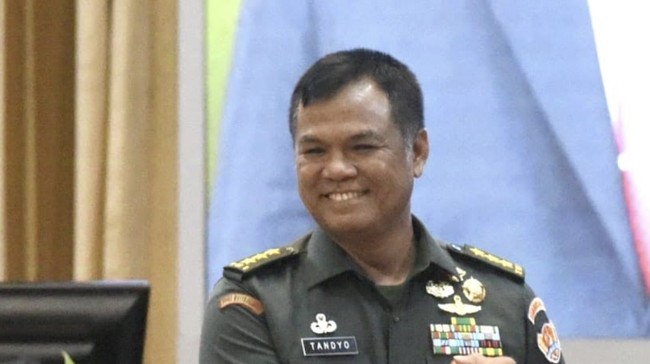 Profil Tandyo Budi nan Dilantik Prabowo Jadi Wakil Panglima TNI Sebelum dilantik, Tandyo saat ini menjadi orang nomor dua di TNI Angkatan Darat ialah sebagai Wakil Kepala Staf.