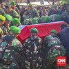 FOTO: Tembakan Salvo Iringi Pemakaman Prada Lucky