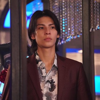 8 Potret Menawan Raul 'Snow Man', Pemeran Serial Learning to Love di Netflix