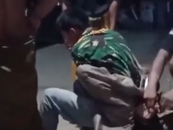 Video Viral Remaja Sukabumi Korban Salah Tuduh Maling Motor Diikat-Dipukuli