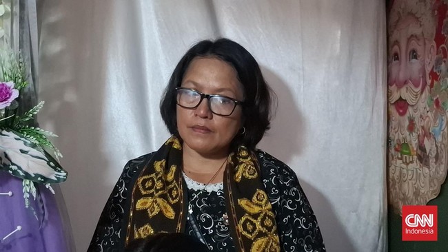 Orang tua Prada Lucky, Sepriana Paulina Mirpey dan Sersan Mayor Kristian Namo, diperiksa berbarengan di ruangan berbeda.