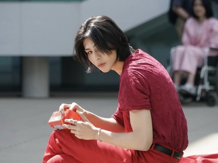 Tahun 2025 ini, Raul pertamakali mendapatkan peran utama dalam serial drama berjudul 'Learning to Love', yang tayang di Netflix. Sudah nonton dramanya, Beauties?./ foto: instagram.com/@raul_official_sn