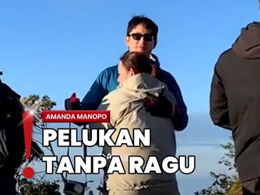 Amanda Manopo Naik Gunung-Peluk Kenny Austin di Puncak Merbabu