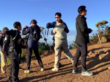 img-title Amanda Manopo dan Kenny Austin Pamer Kemesraan di Puncak Merbabu