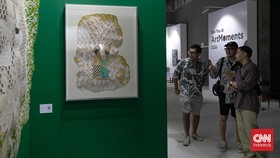 FOTO: Mengintip Karya Seniman Lokal di ArtMoments Jakarta 2025