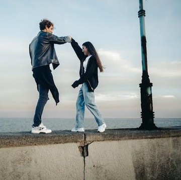 4 Zodiak yang Cocok Jadi Pasangannya Leo, Bisa Menjalin Hubungan Romantis dan Penuh Energi