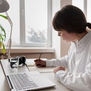 Lebih Ekspresif saat Nulis? Tandanya Kamu Punya 7 Sifat Ini