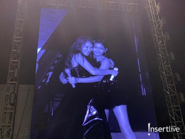 img-title Ayu Ting Ting Nangis Duet Bareng Bilqis di Konser Tunggal Perdana