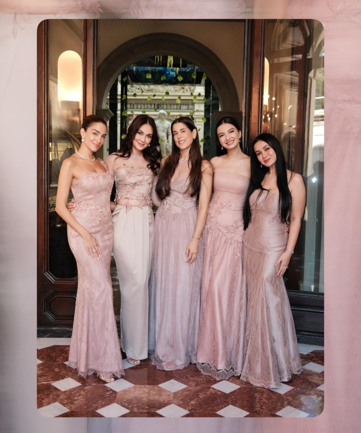 Luna Maya dan Raline Shah di pernikahan Millane Fernandez